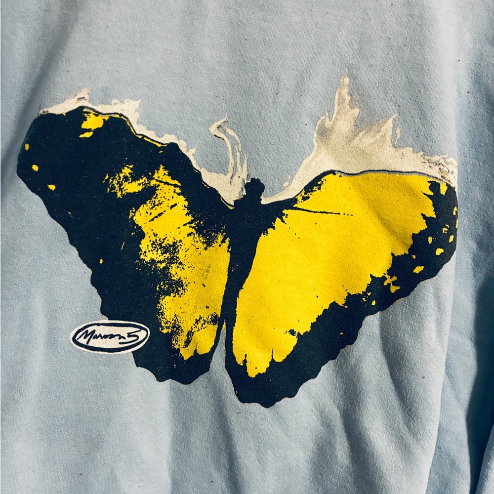 Maroon 5 fans!!!!  Latest tour Sweatshirt with “Love is Like” graphics. XL.